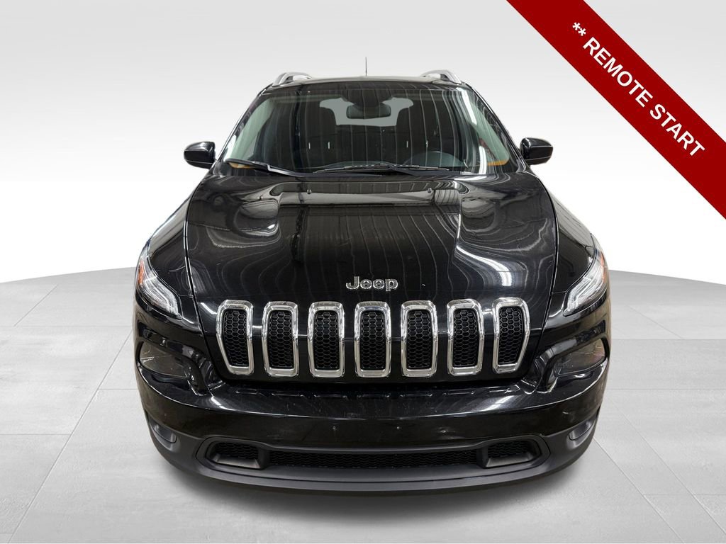 Used 2017 Jeep Cherokee Latitude w/ Cold Weather Group AWD/4WD image 10