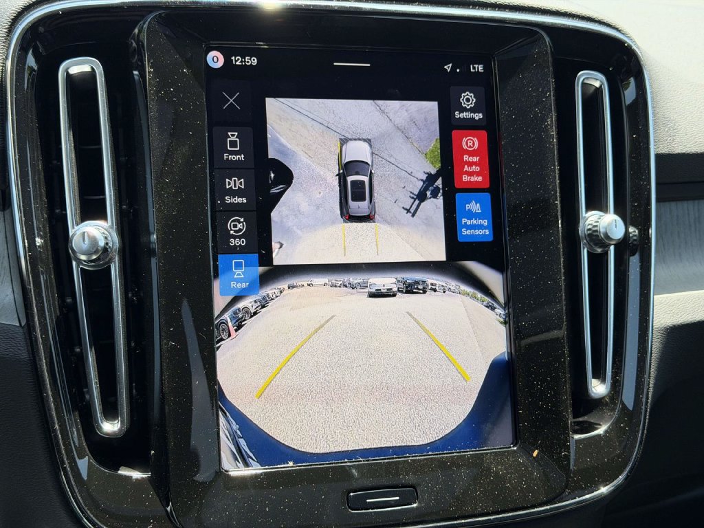 New 2026 Volvo XC40 B5 Plus w/ Protection Package Premier AWD/4WD image 4