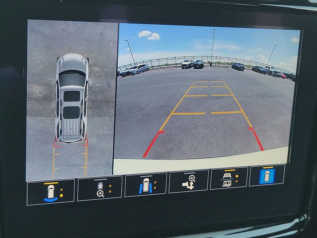 Used 2023 Chevrolet Traverse Premier w/ Redline Edition image 18