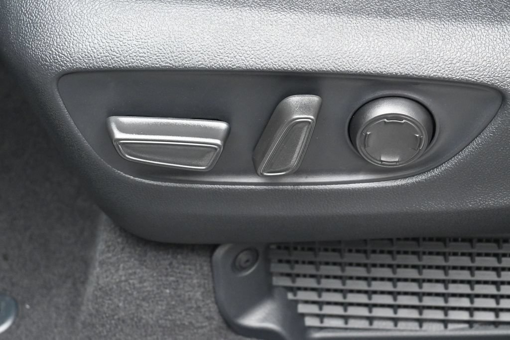 Certified 2026 Toyota Sienna XLE Woodland Edition AWD/4WD image 10