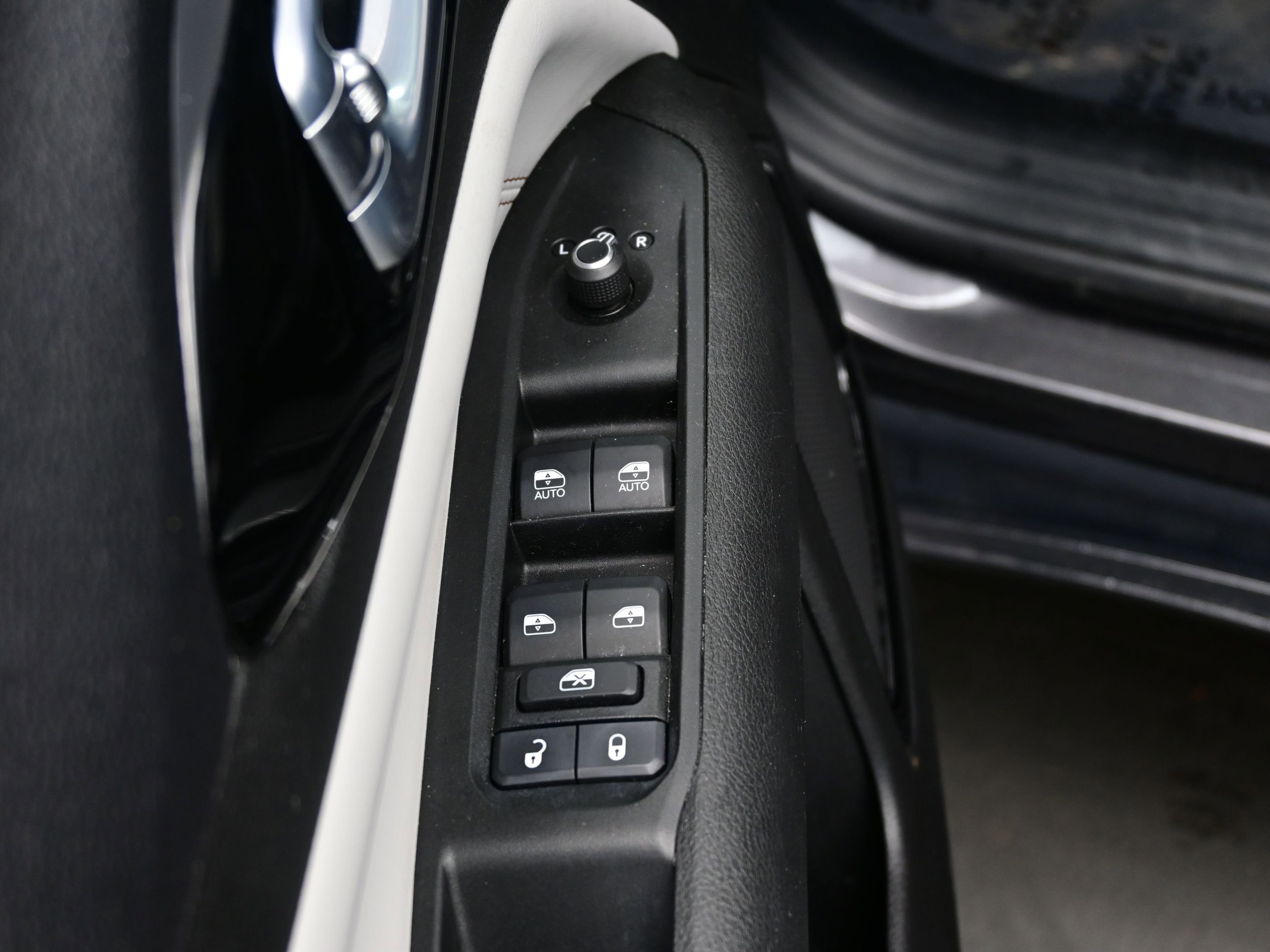 Used 2022 Jeep Compass Limited image 10