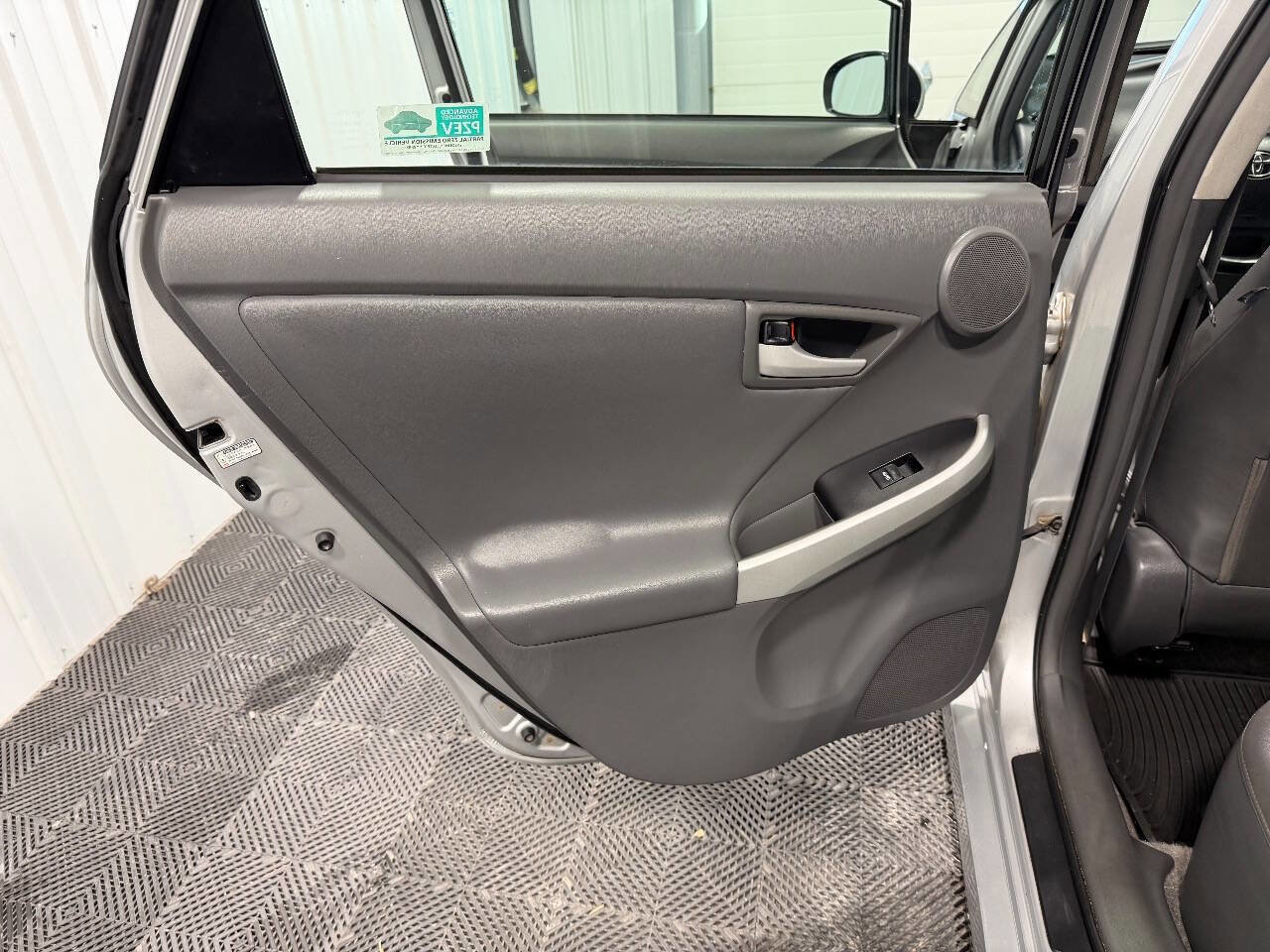 Used 2010 Toyota Prius Five image 21