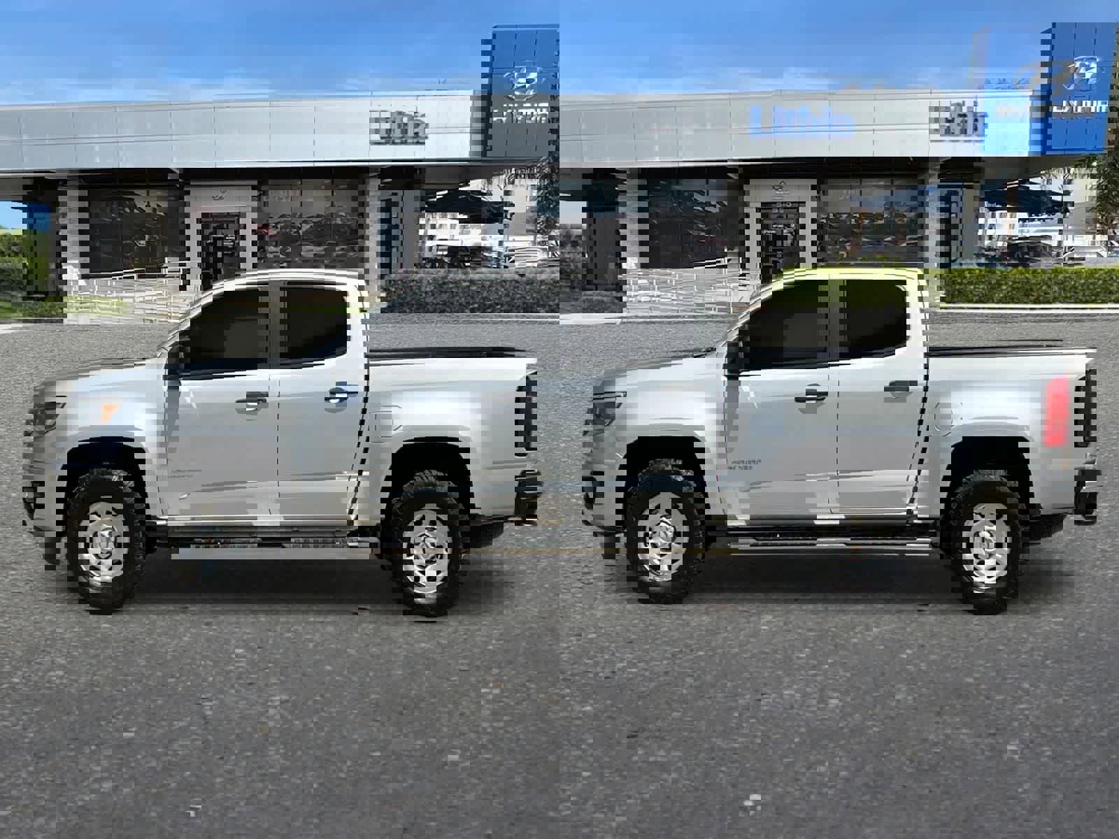 Used 2019 Chevrolet Colorado W/T RWD image 6