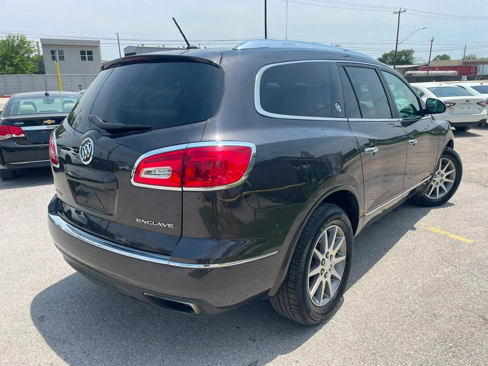 Used 2015 Buick Enclave Leather FWD image 3