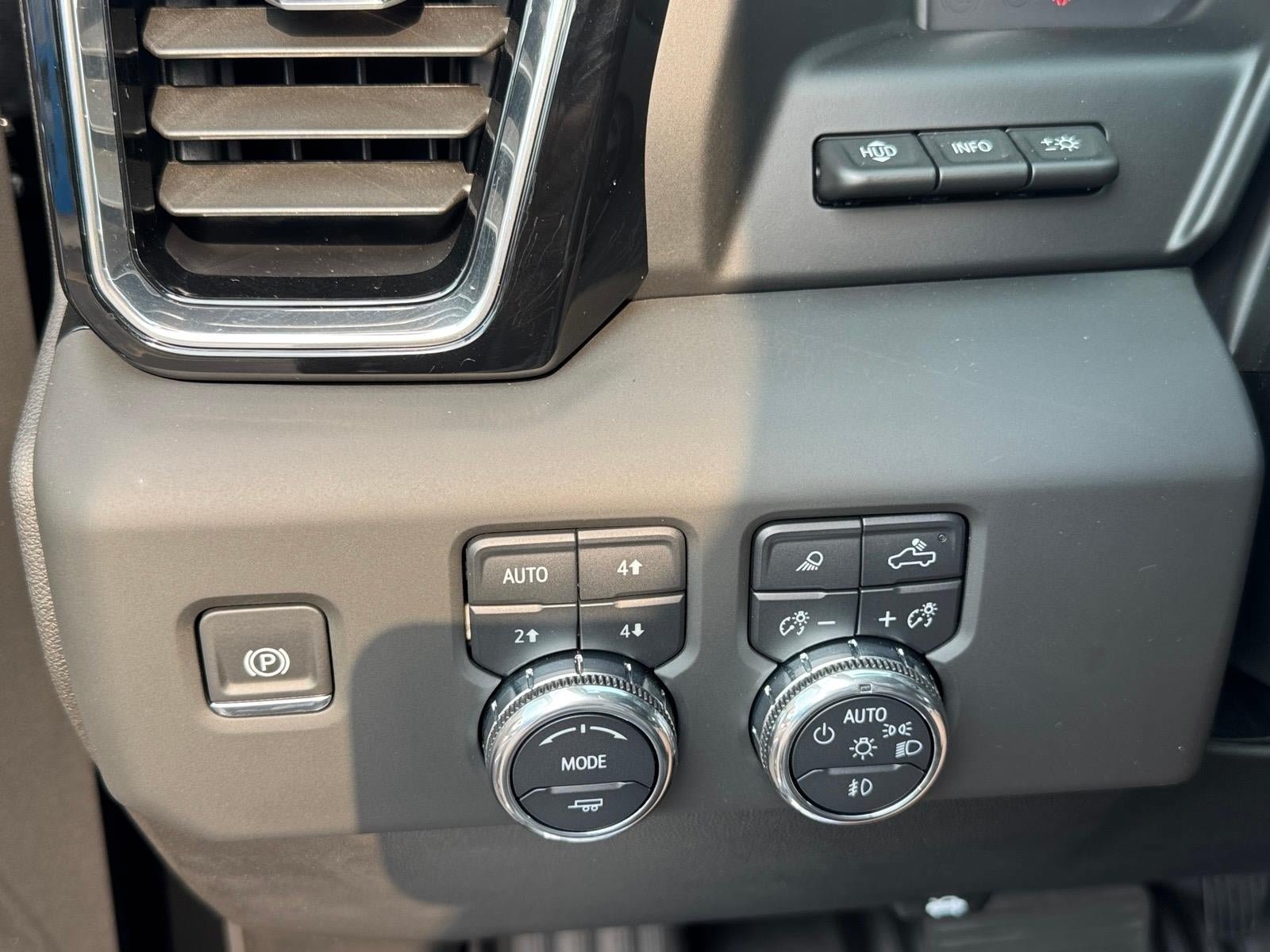 Used 2026 GMC Sierra 1500 Denali w/ Denali Reserve Package AWD/4WD image 14