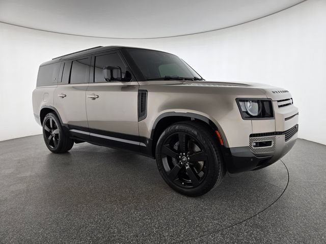 Used 2023 Land Rover Defender 130 X-Dynamic SE AWD/4WD image 15