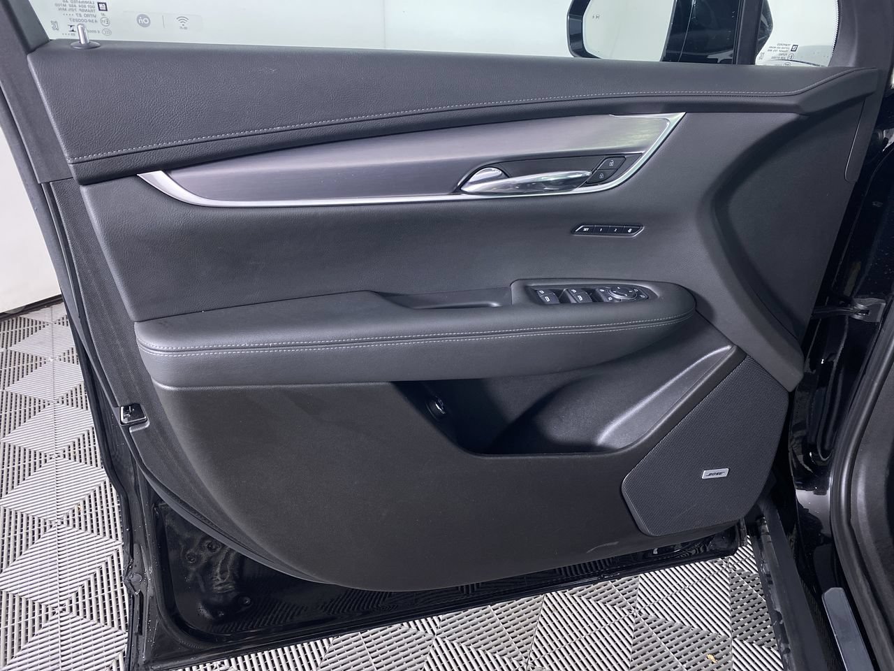 Certified 2024 Cadillac XT6 Luxury w/ LPO, Floor Liner Package AWD/4WD image 12