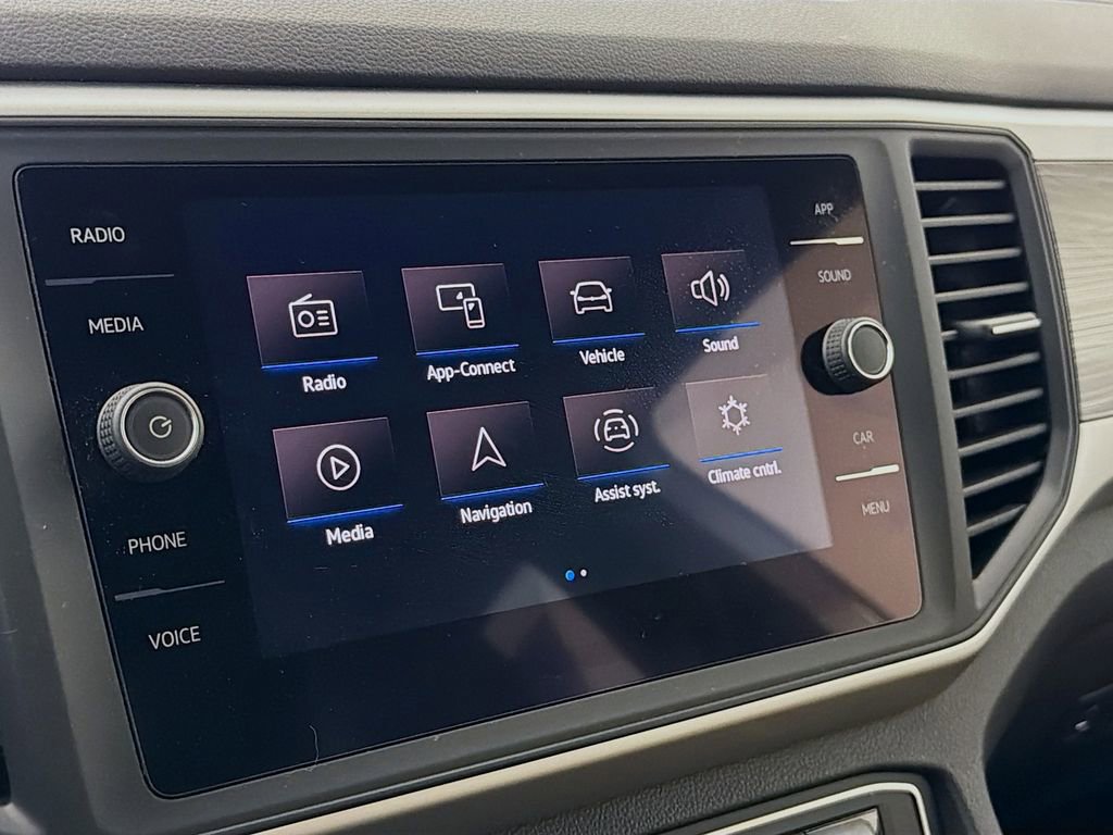 Used 2021 Volkswagen Atlas Cross Sport SE image 38