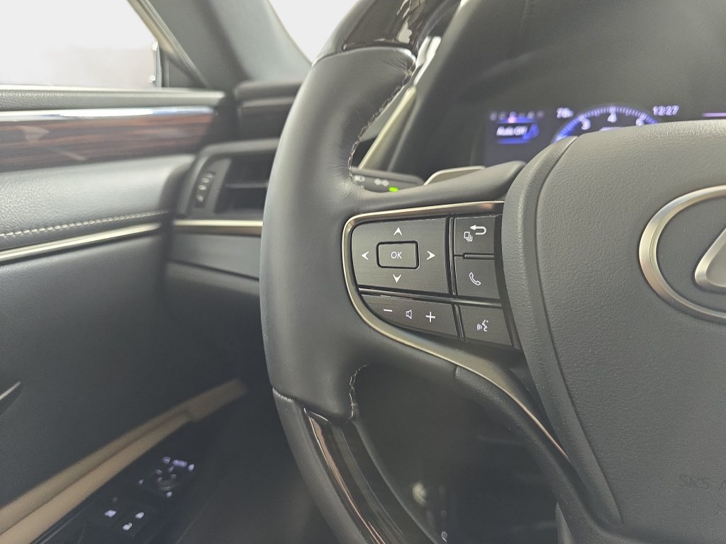 Used 2020 Lexus ES 350 w/ Premium Package FWD image 19