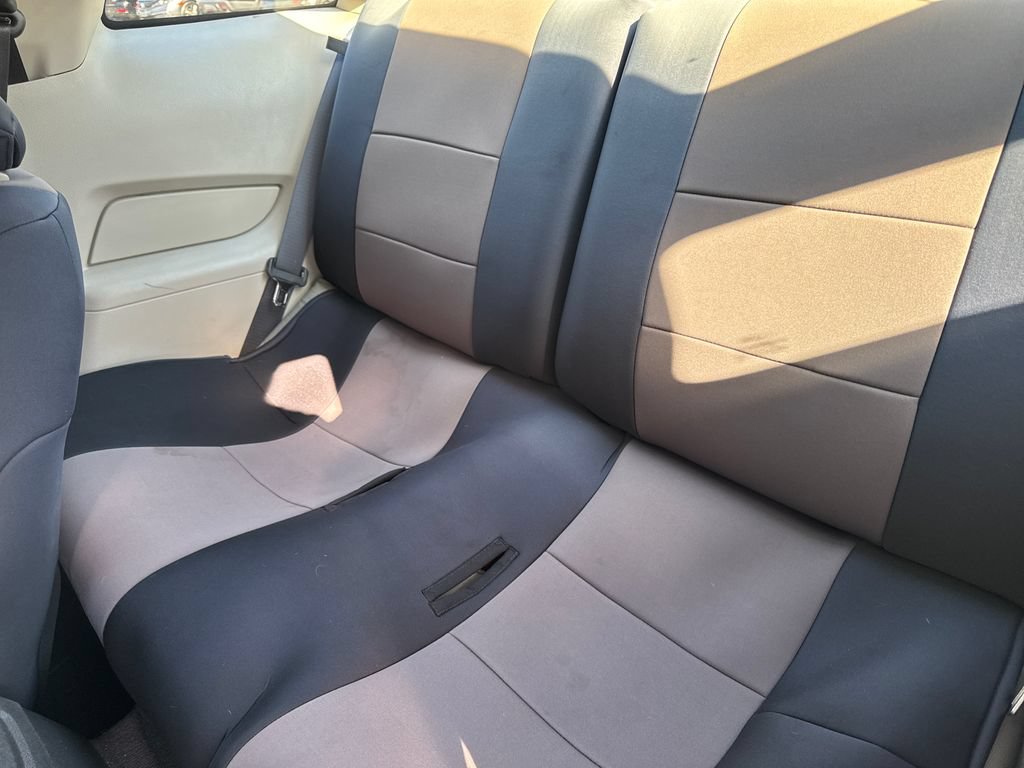 Used 2010 Ford Mustang Premium RWD image 31