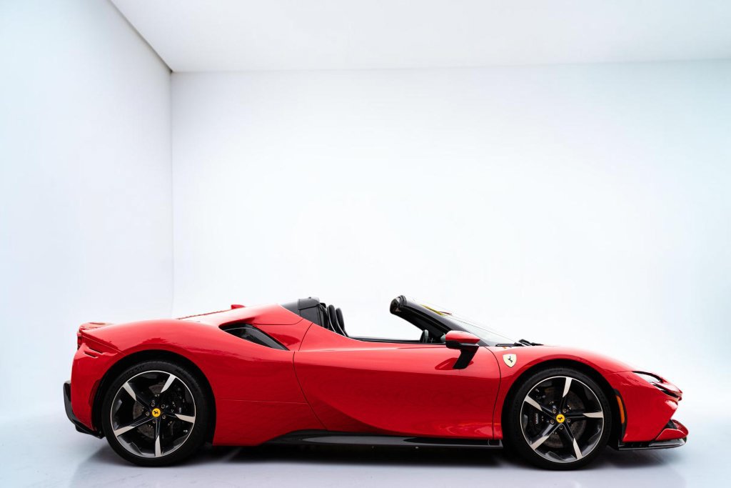 Certified 2022 Ferrari SF90 Spider AWD/4WD image 3