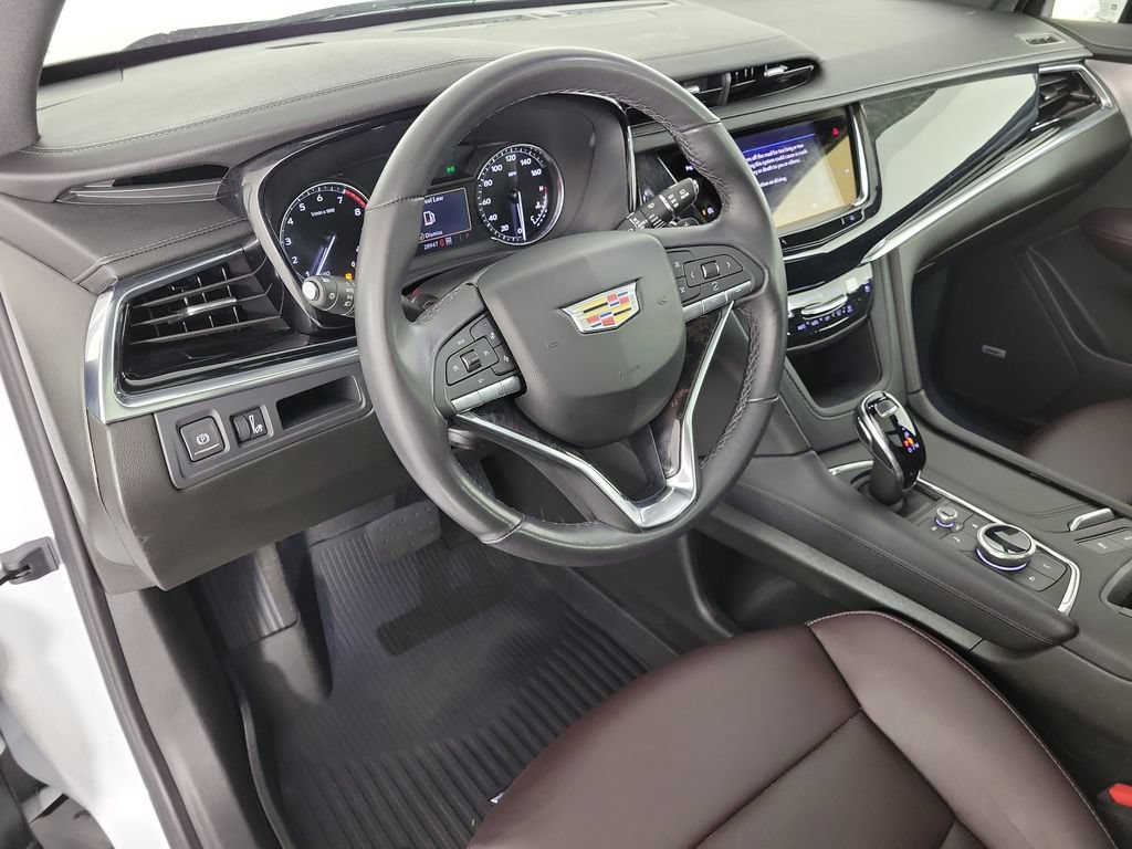 Certified 2024 Cadillac XT6 Premium Luxury w/ LPO, Floor Liner Package AWD/4WD image 21