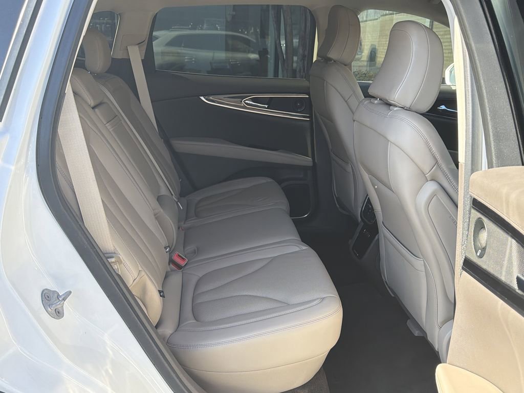 Used 2022 Lincoln Nautilus Reserve w/ Equipment Group 201A image 15