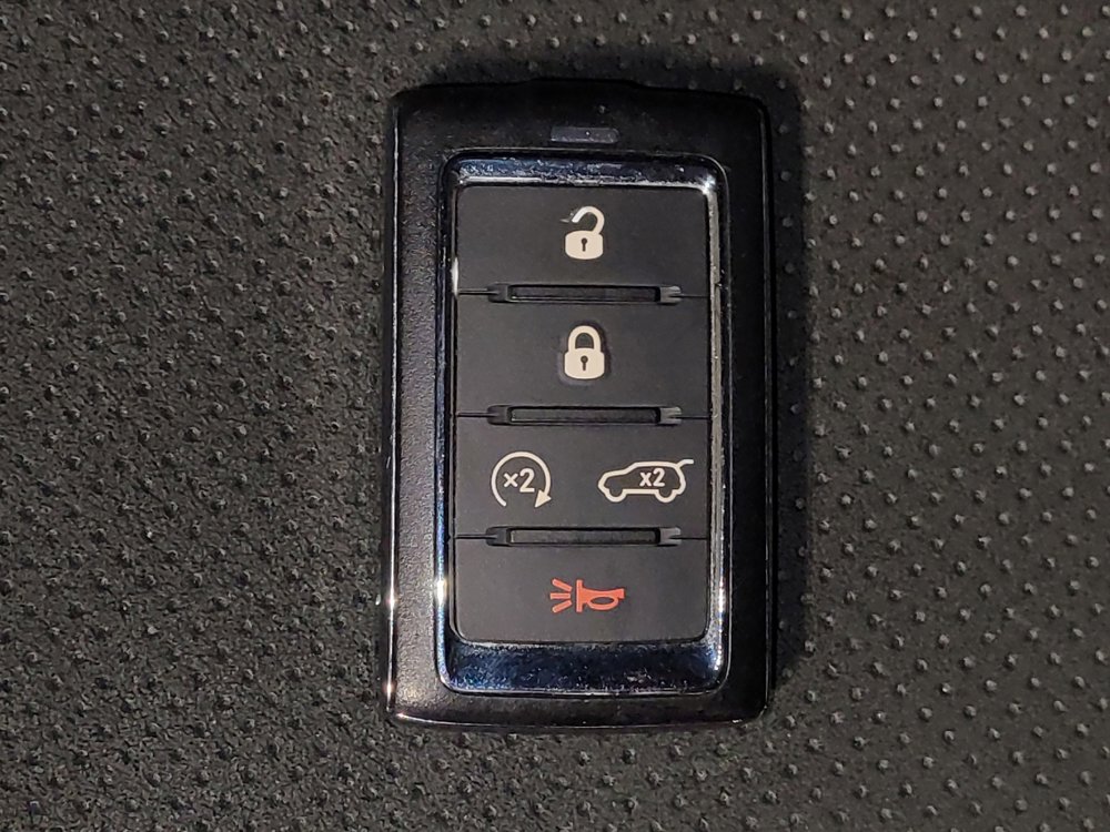 Used 2023 Jeep Grand Cherokee L Laredo RWD image 32