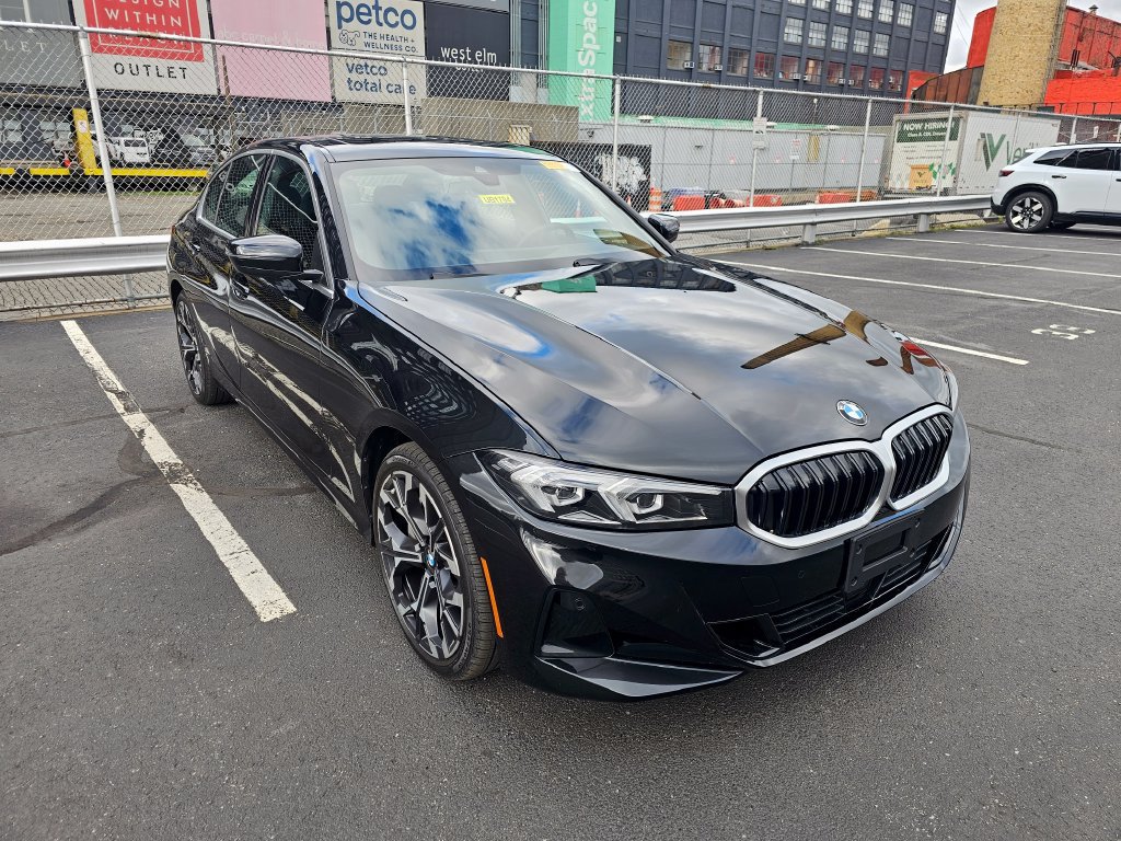 Used 2025 BMW 330i xDrive Sedan w/ Premium Package AWD/4WD image 26
