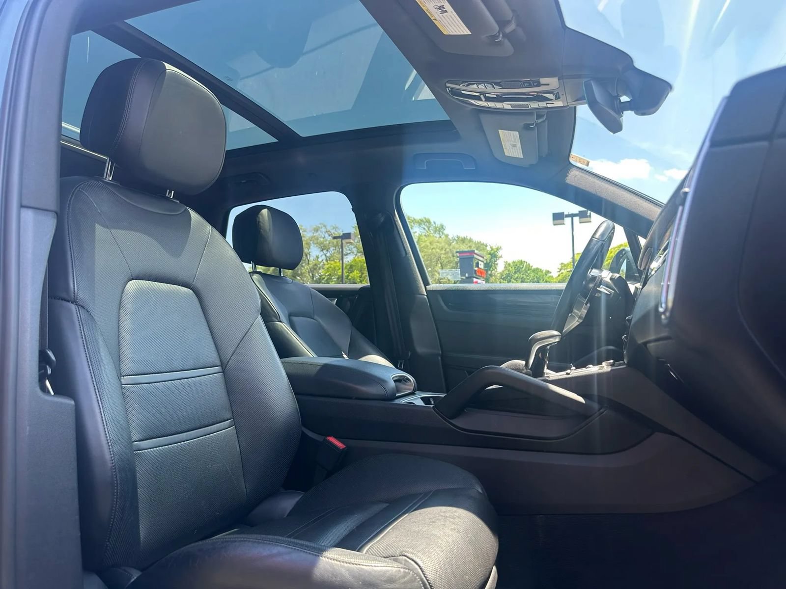 Used 2019 Porsche Cayenne AWD/4WD image 14