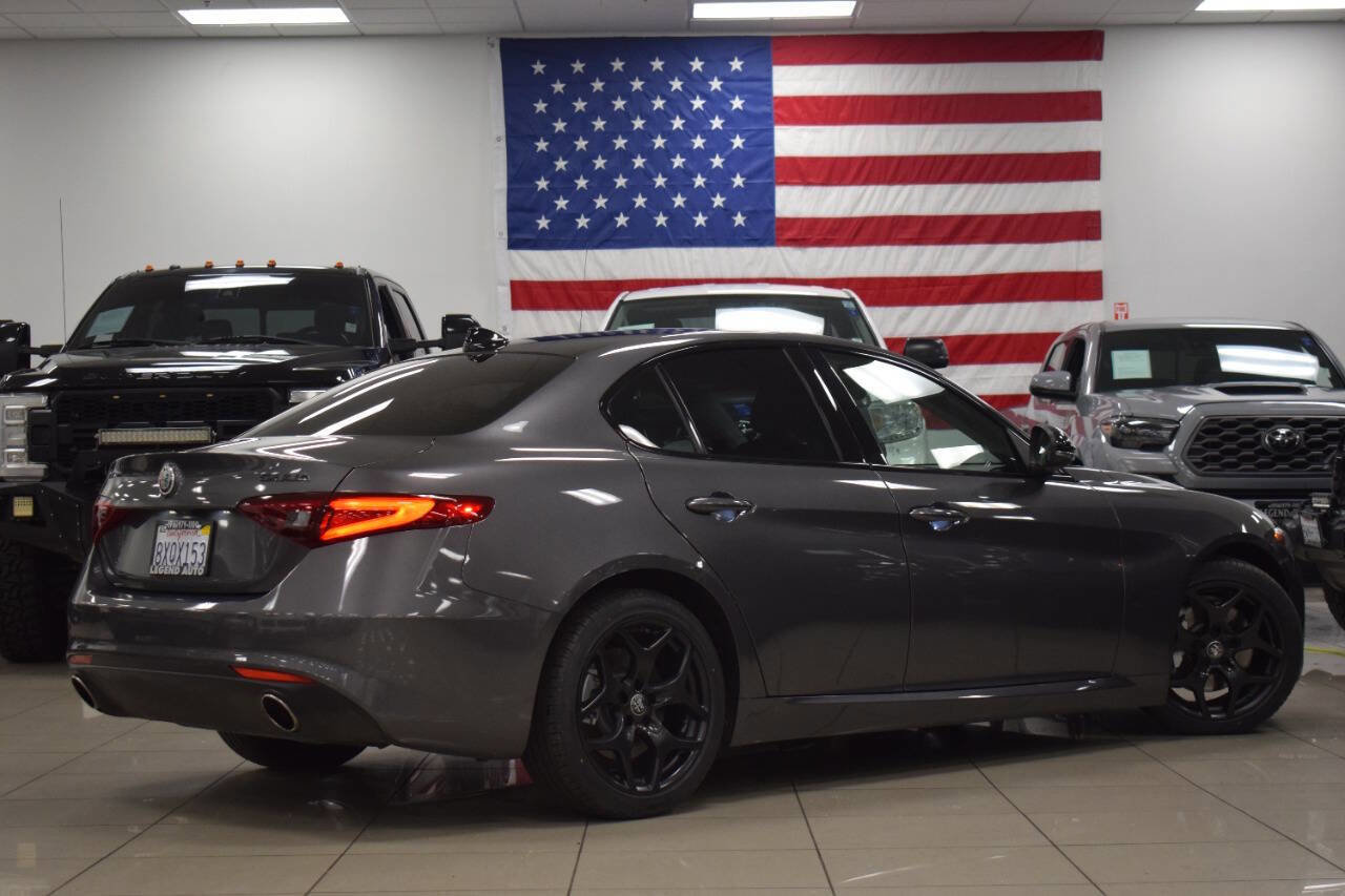 Used 2021 Alfa Romeo Giulia Sprint w/ Nero Edizione image 21