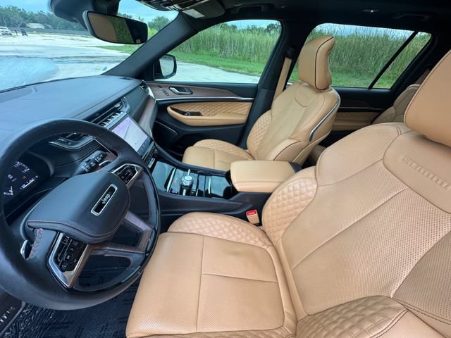 Used 2025 Jeep Grand Cherokee L Summit w/ Obsidian Package AWD/4WD image 29