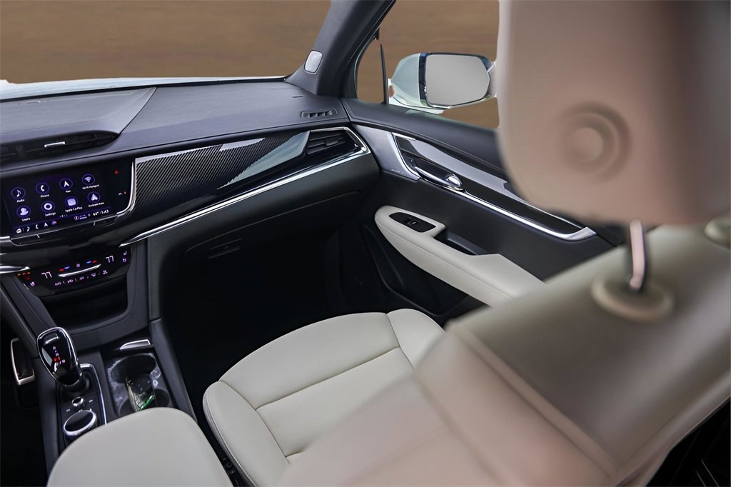 Certified 2023 Cadillac XT6 Sport w/ Technology Package image 31