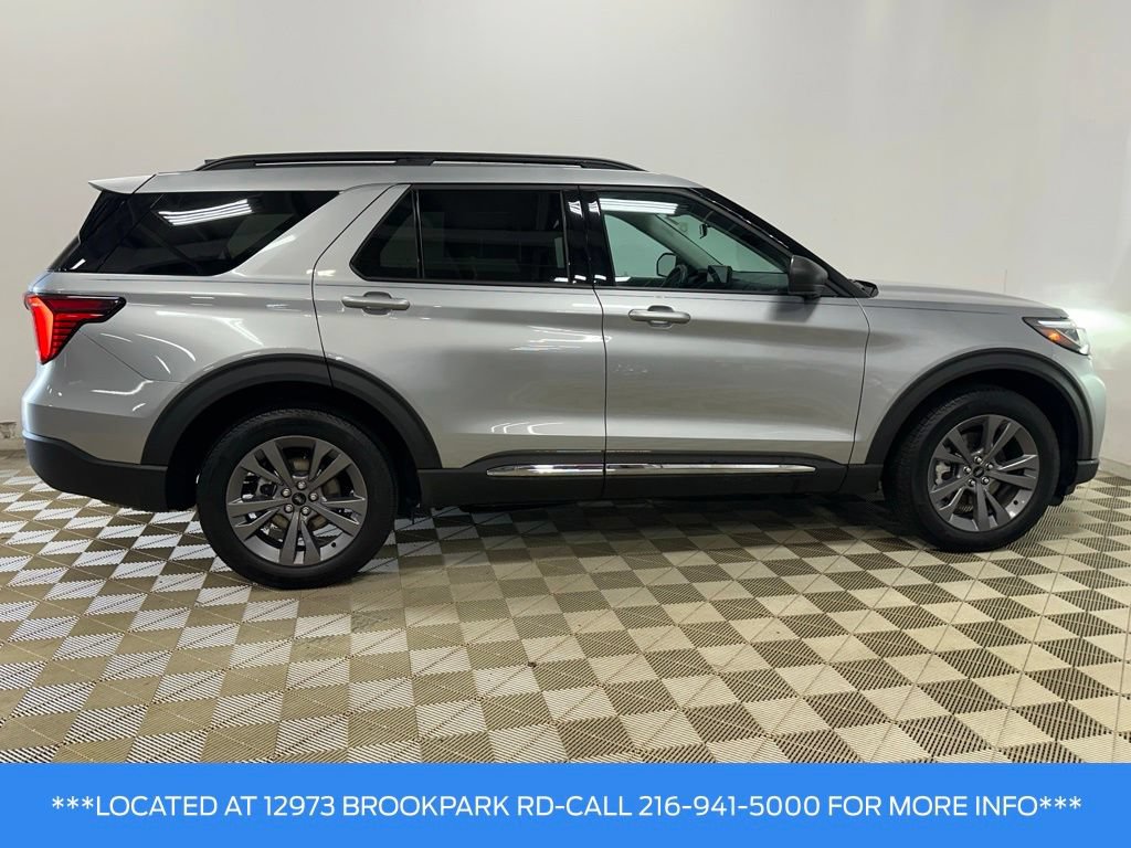 Used 2025 Ford Explorer Active w/ Active Comfort Package AWD/4WD image 4