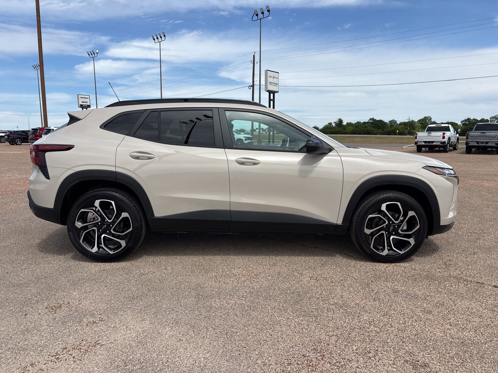 New 2026 Chevrolet Trax RS image 7