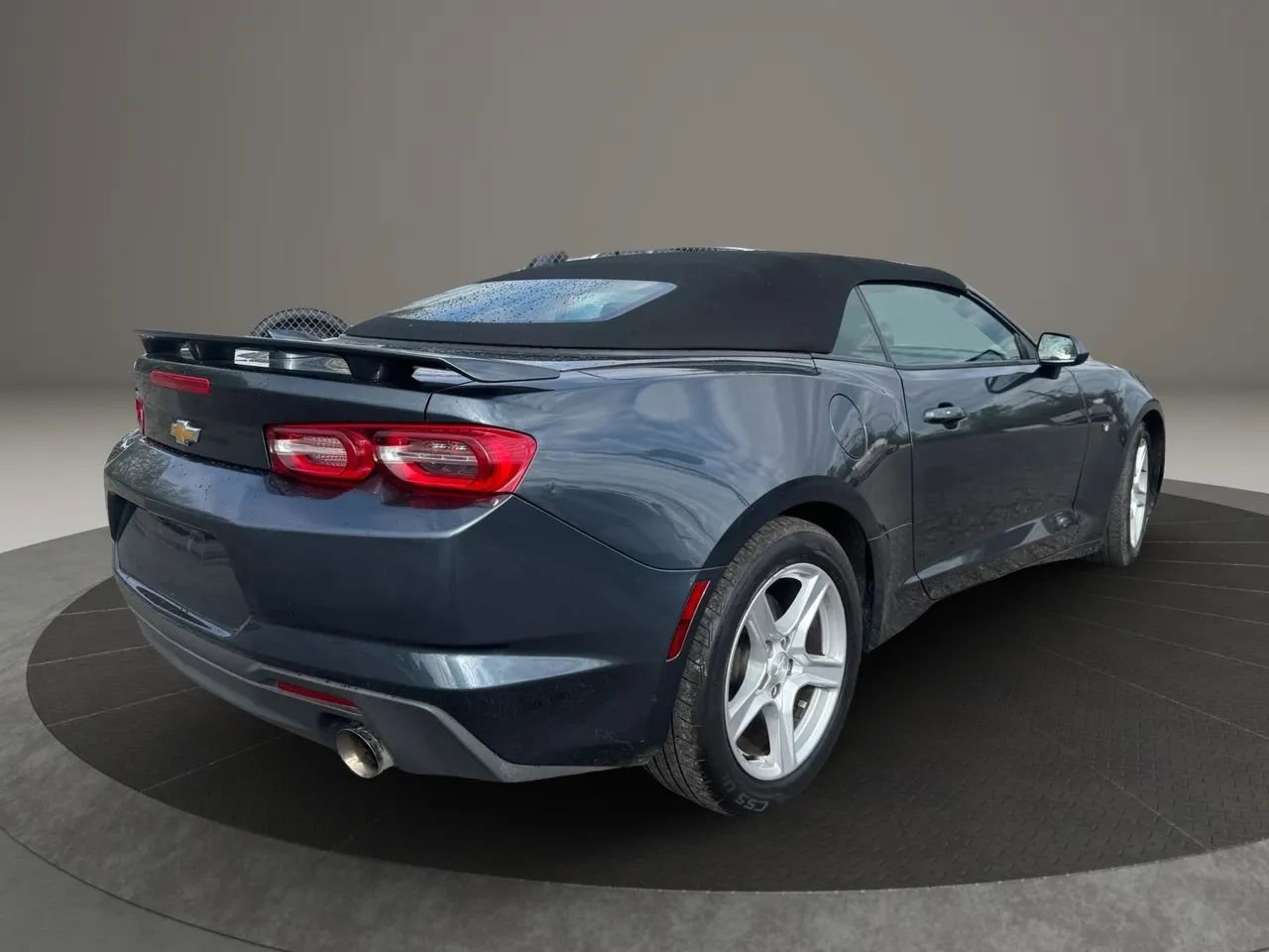 Used 2020 Chevrolet Camaro LT RWD image 5