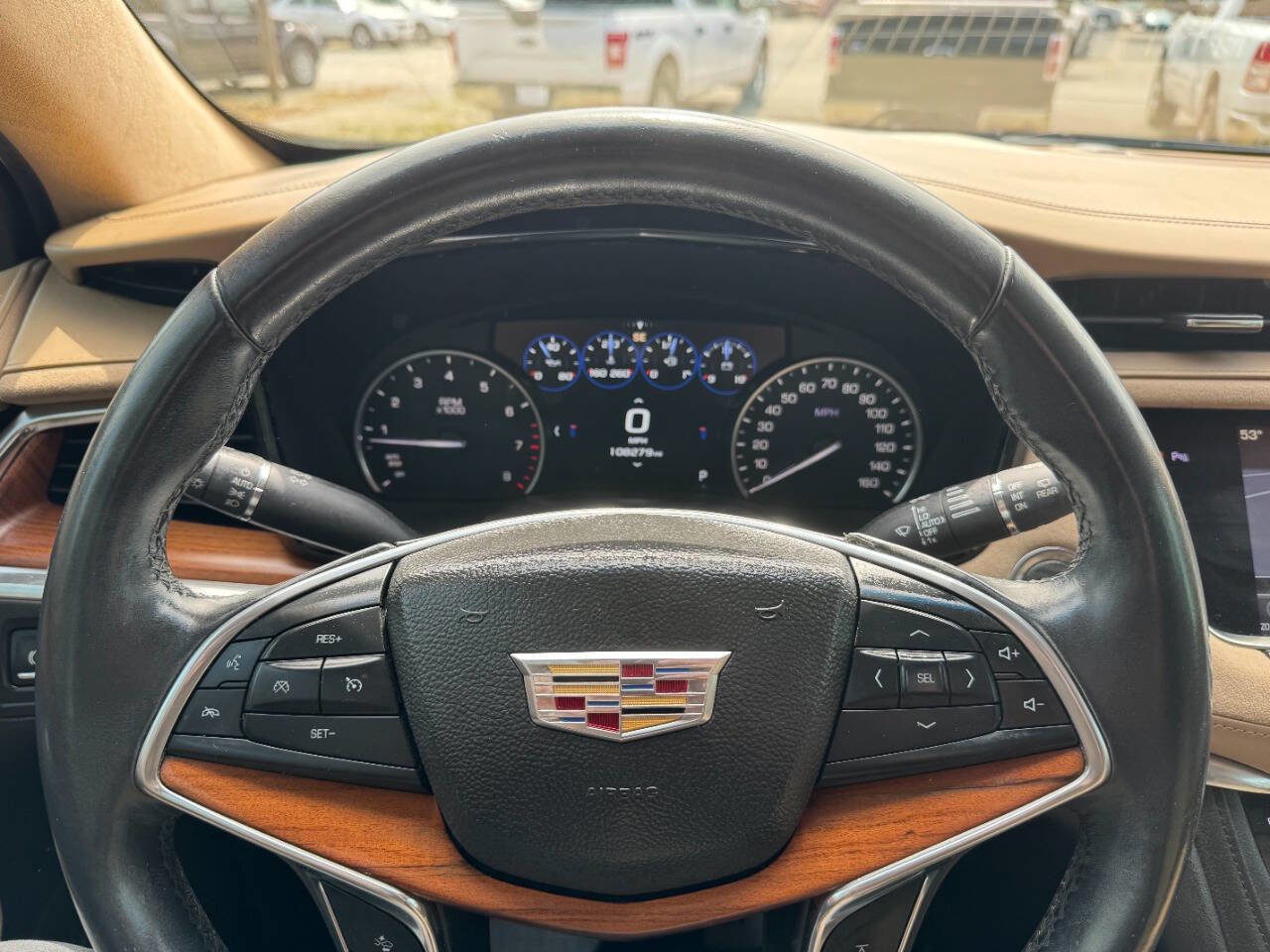 Used 2017 Cadillac XT5 Platinum image 25