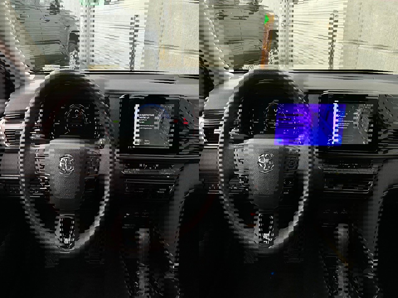 Used 2025 Toyota Camry LE image 13