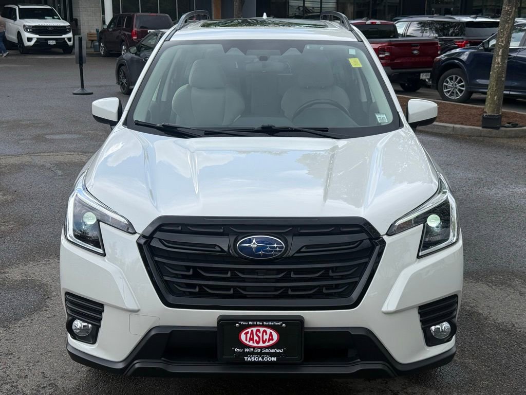 Used 2023 Subaru Forester Premium image 2