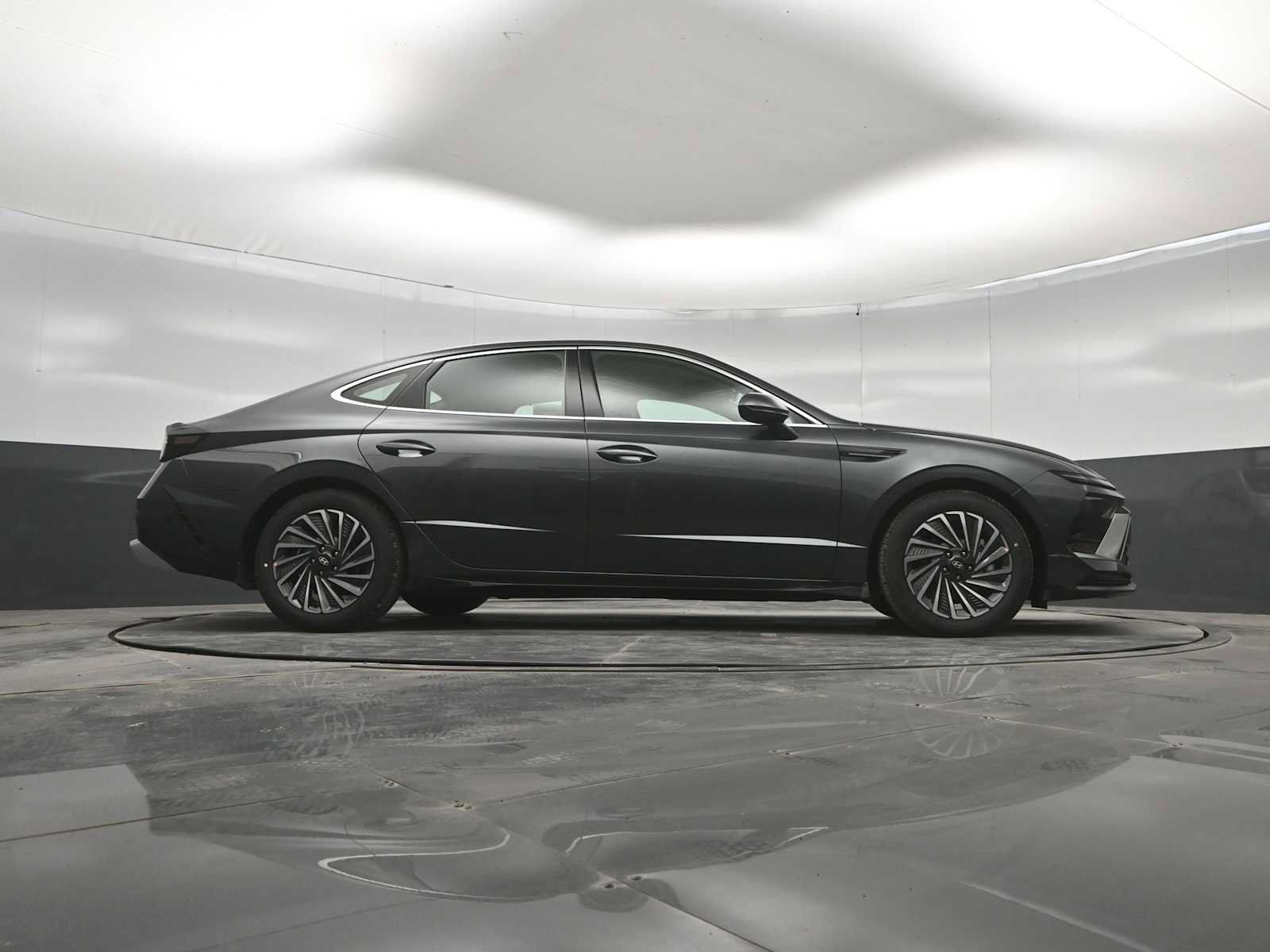 New 2026 Hyundai Sonata Limited FWD image 43
