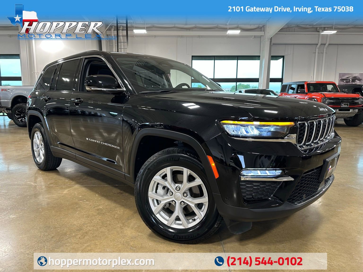 Used 2023 Jeep Grand Cherokee Limited w/ Luxury Tech Group II AWD/4WD image 1