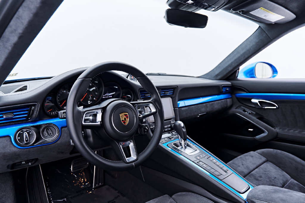 Used 2017 Porsche 911 Carrera GTS RWD image 2