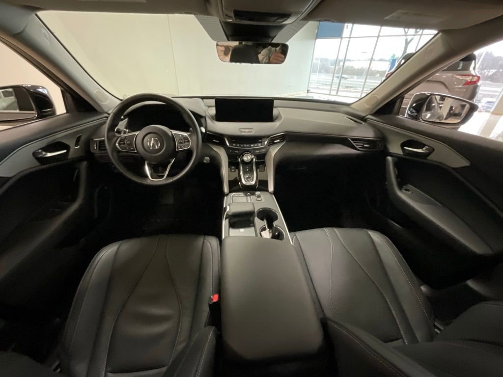 Certified 2025 Acura TLX w/ Technology Package image 9