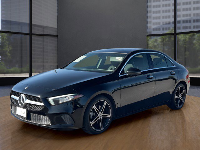 Used 2022 Mercedes-Benz A 220 image 1