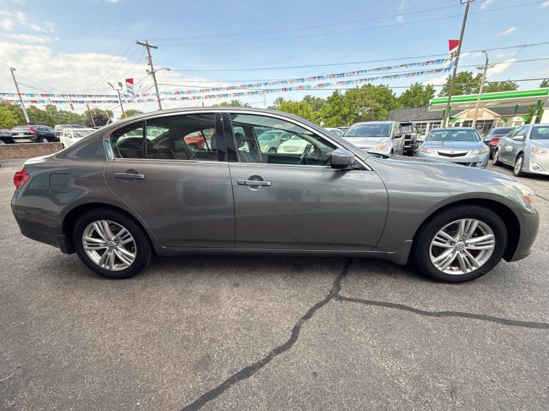 Used 2013 INFINITI G37 x Sedan w/ Premium Pkg AWD/4WD image 4