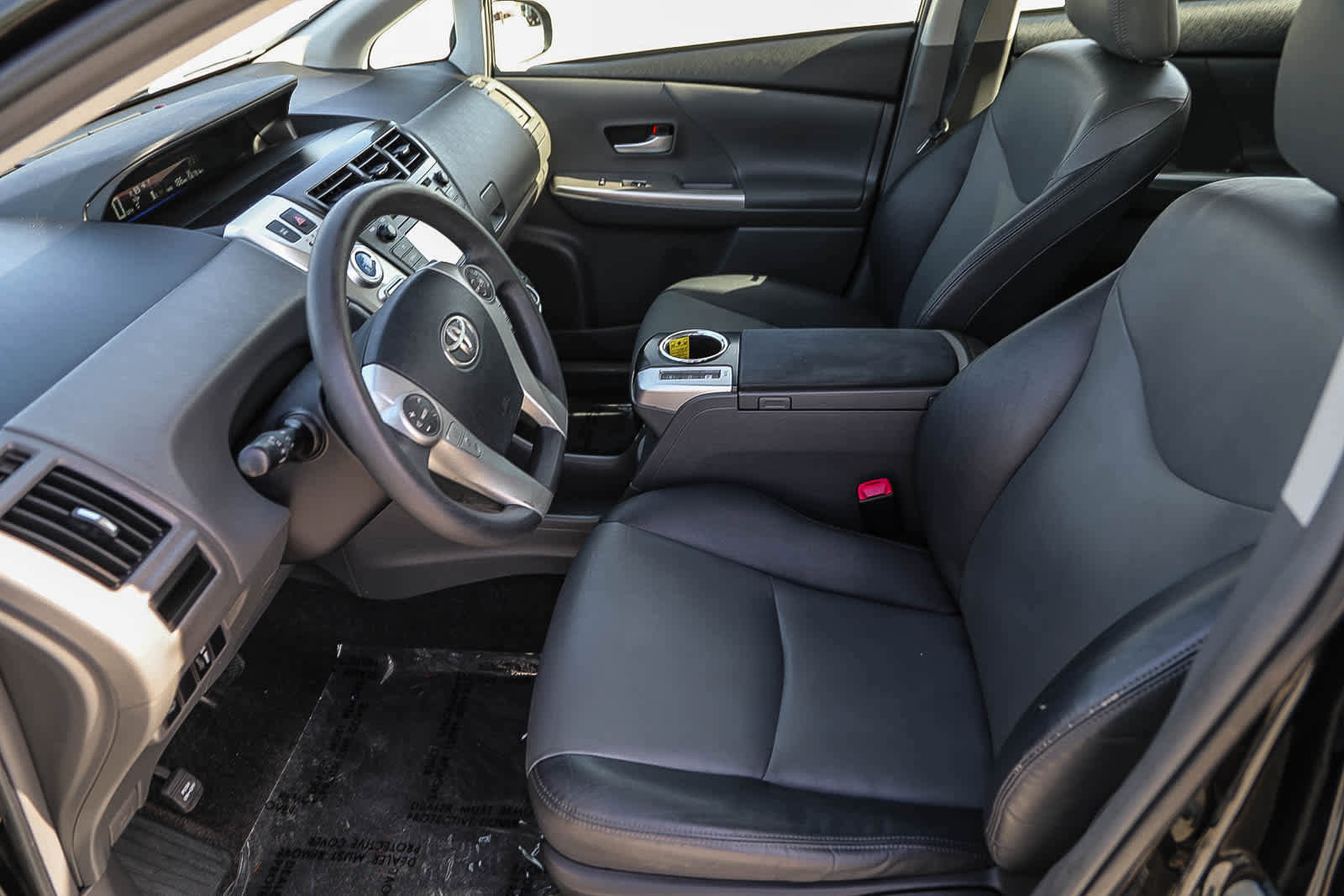 Used 2012 Toyota Prius V Five image 8