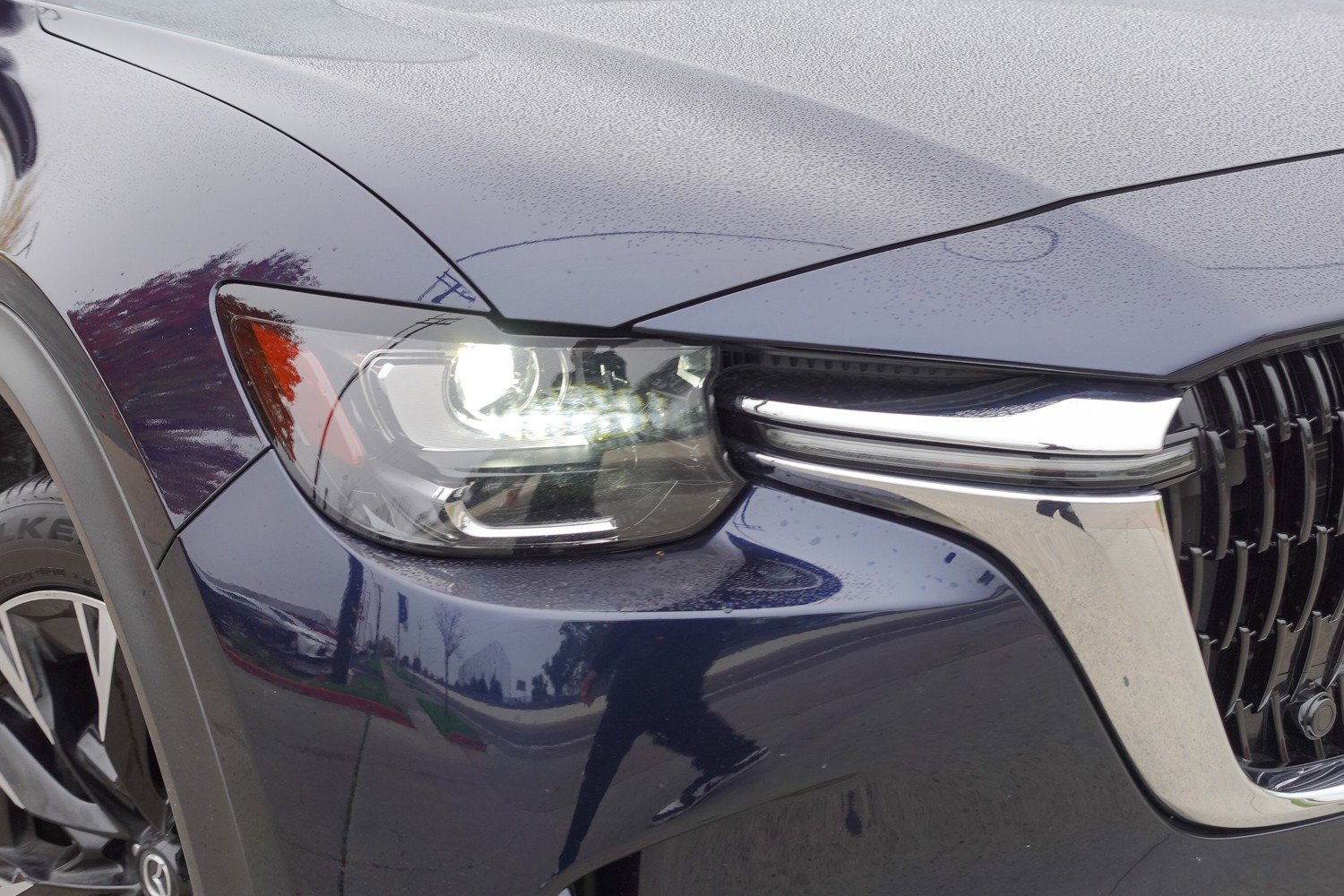 Used 2024 MAZDA CX-90 Plug-In Hybrid w/ Premium Pkg image 3