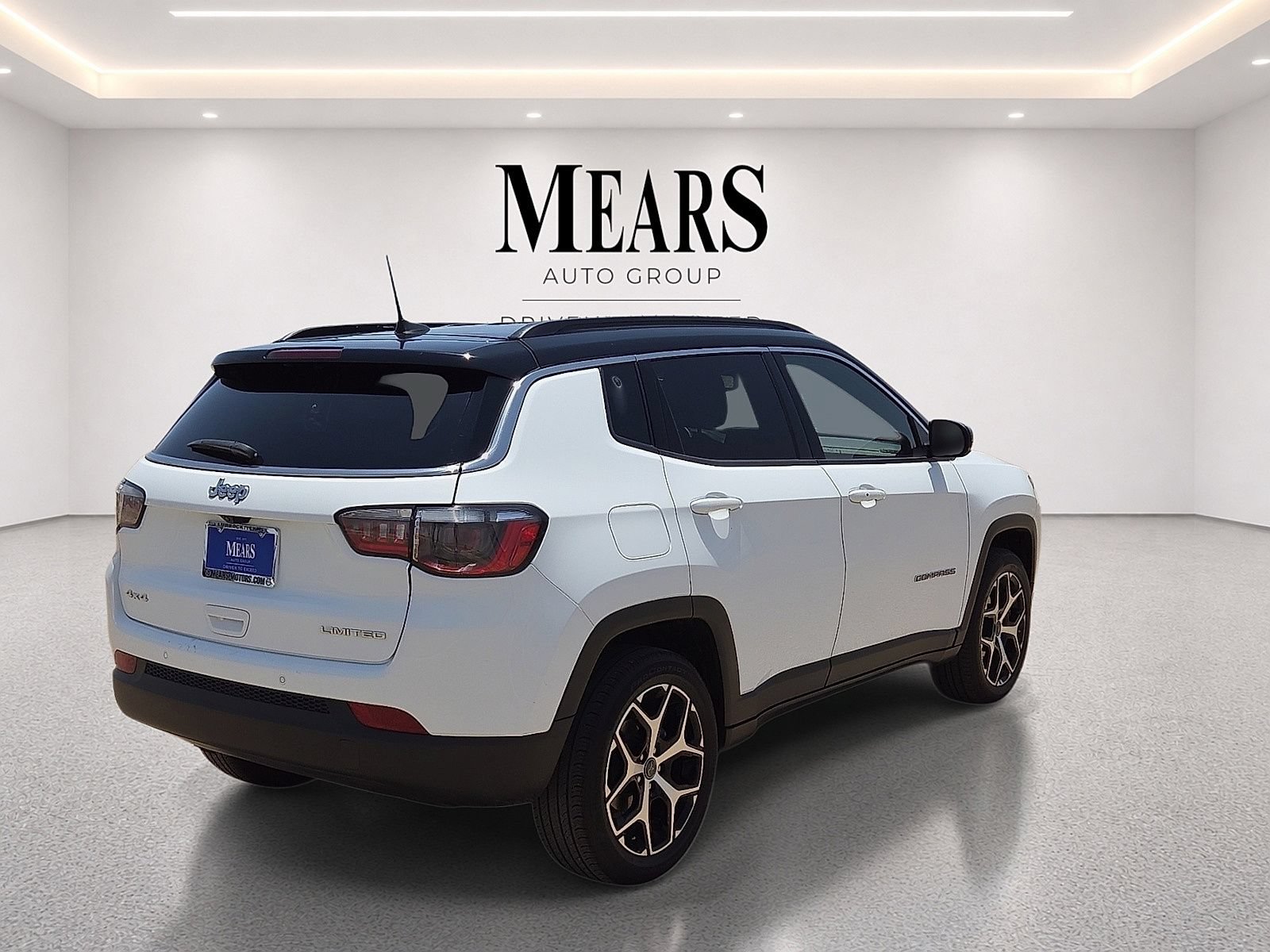 Used 2025 Jeep Compass Limited AWD/4WD image 5