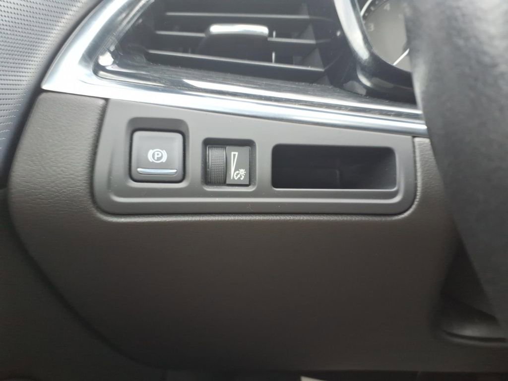 Used 2023 Cadillac XT5 Premium Luxury image 14