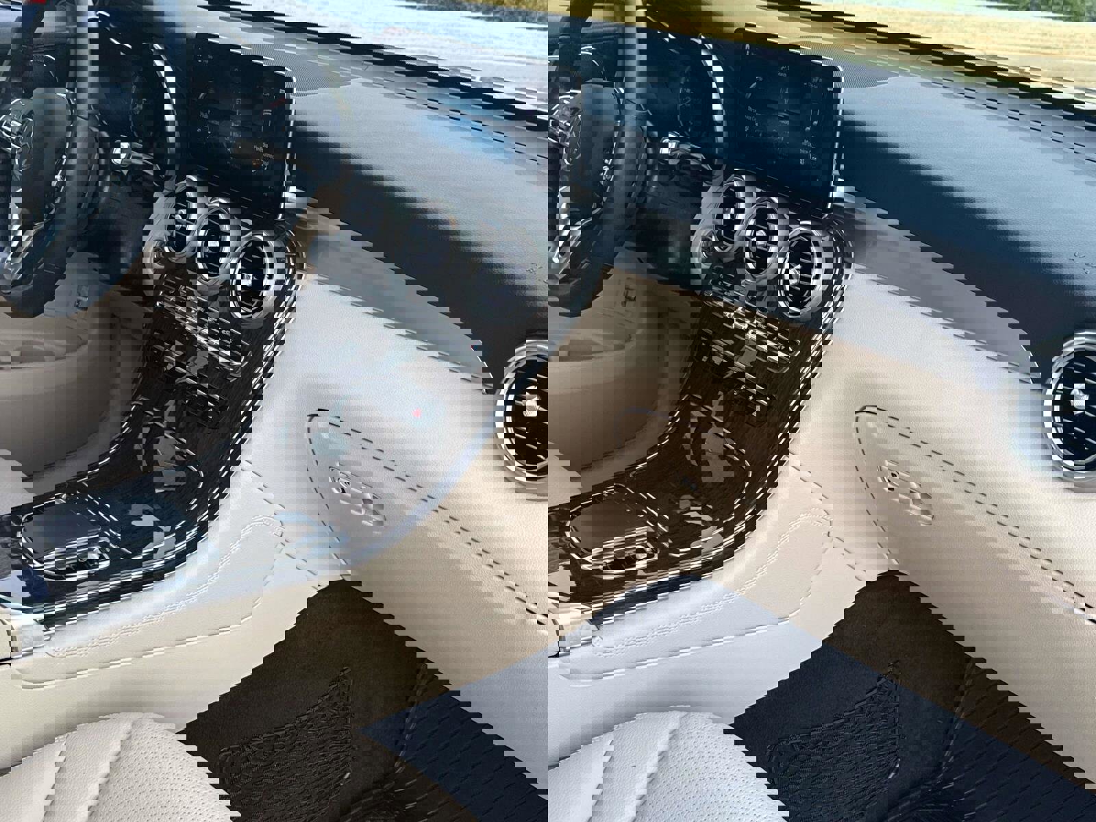 Used 2020 Mercedes-Benz GLC 300 image 29