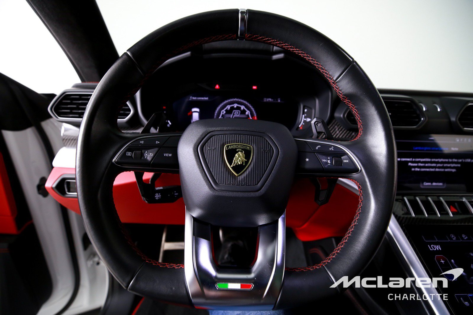 Used 2020 Lamborghini Urus AWD/4WD image 14