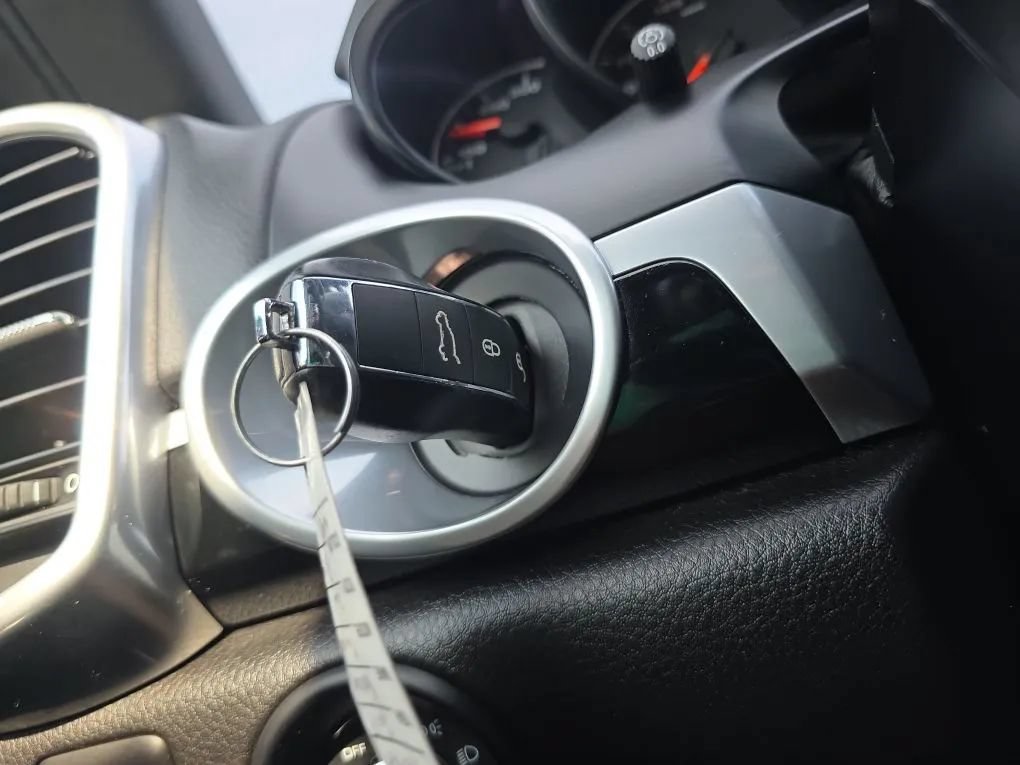 Used 2017 Porsche Cayenne AWD/4WD image 23