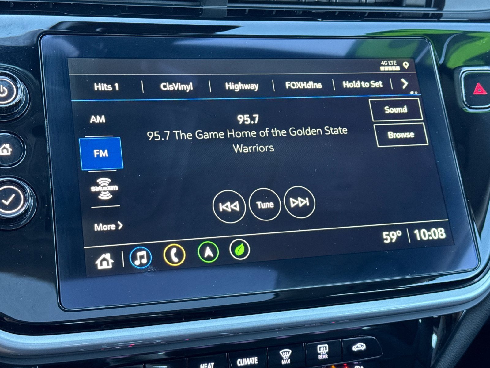 Used 2022 Chevrolet Bolt EUV Premier w/ Launch Edition image 18