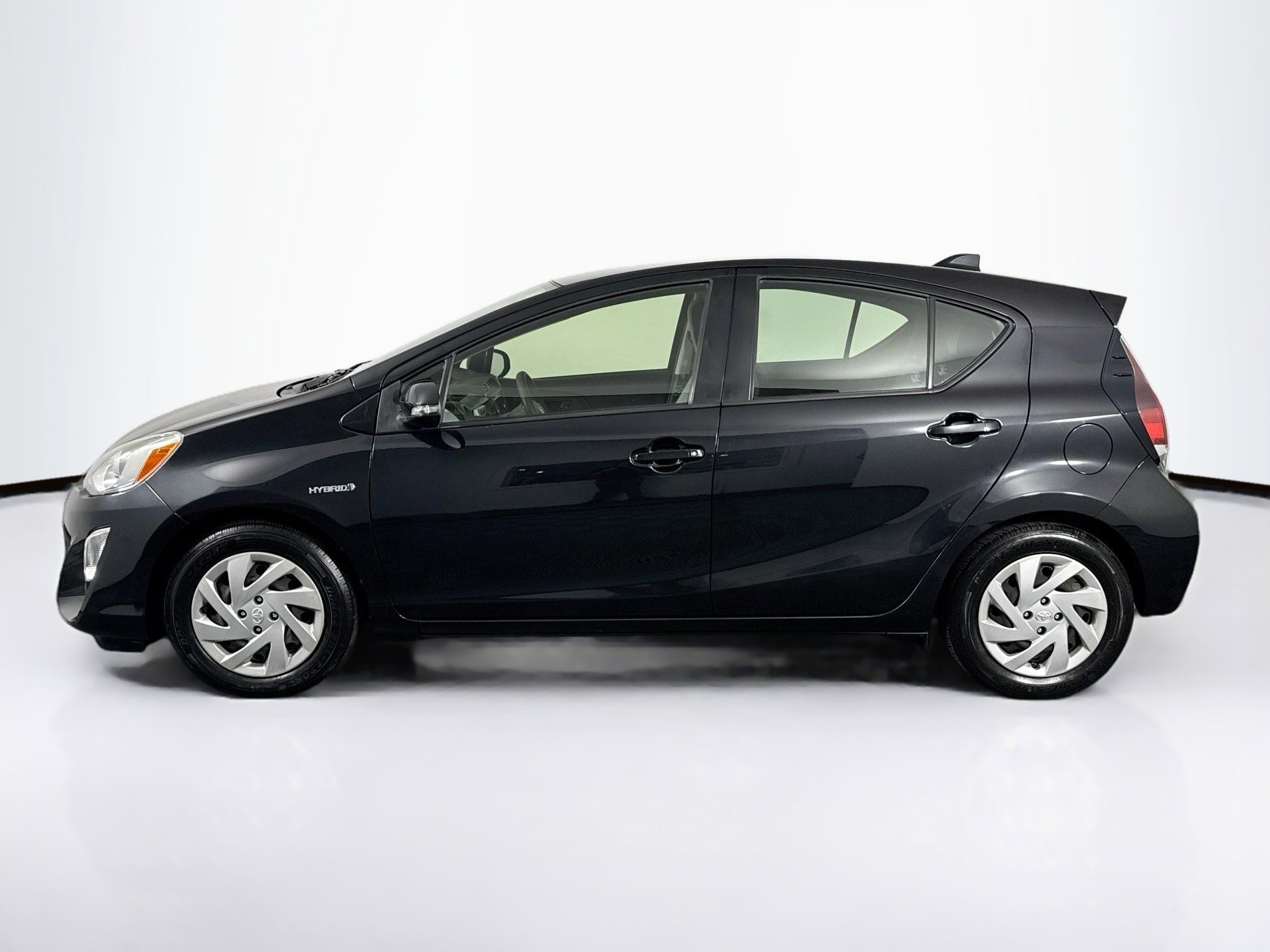 Used 2015 Toyota Prius C One FWD image 7