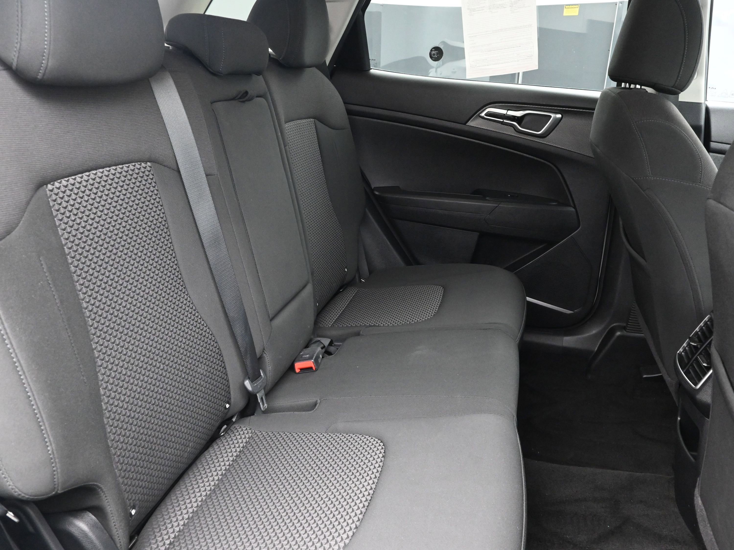 Used 2024 Kia Sportage LX image 25