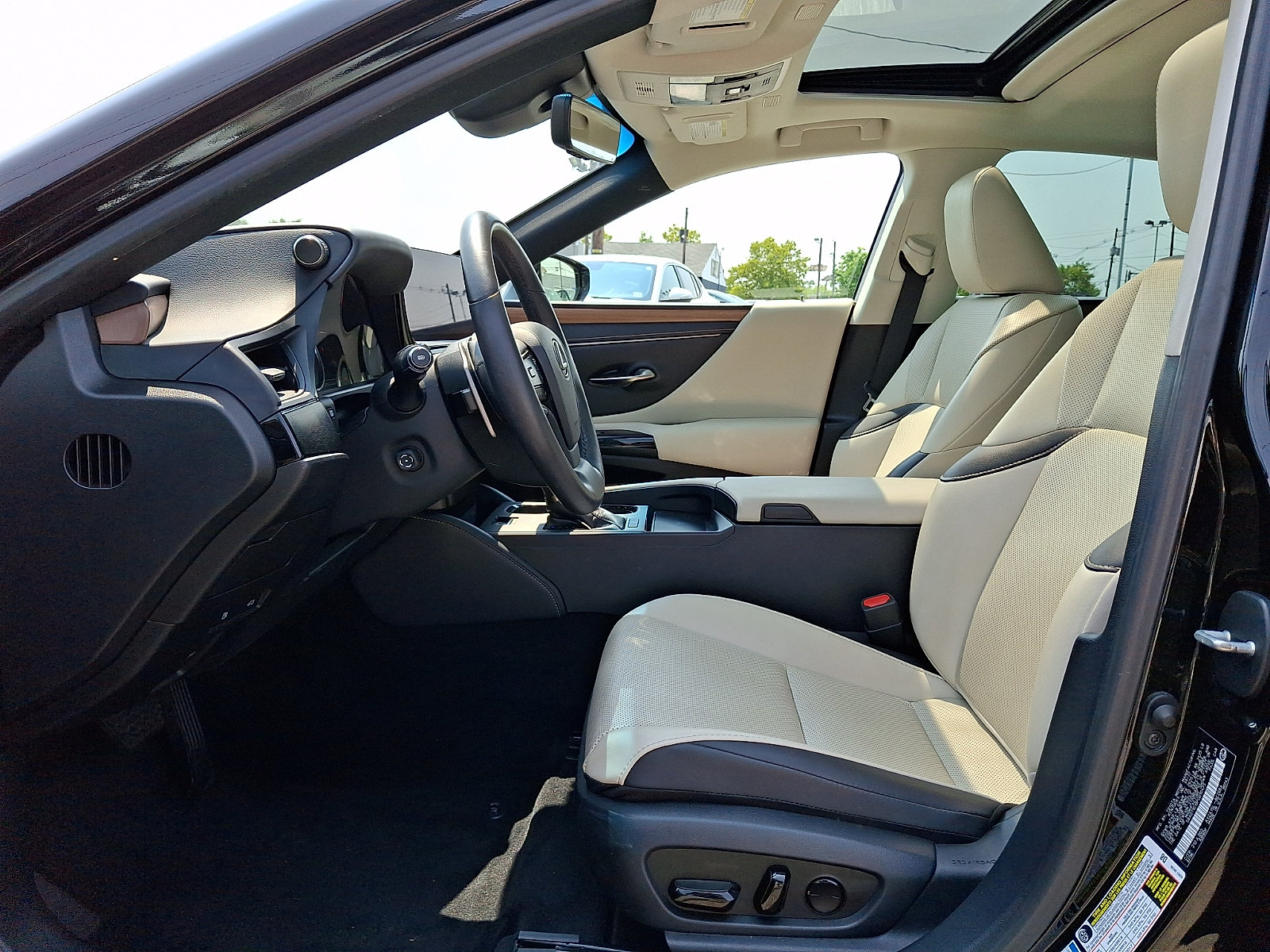 Used 2023 Lexus ES 250 w/ Premium Package AWD/4WD image 14