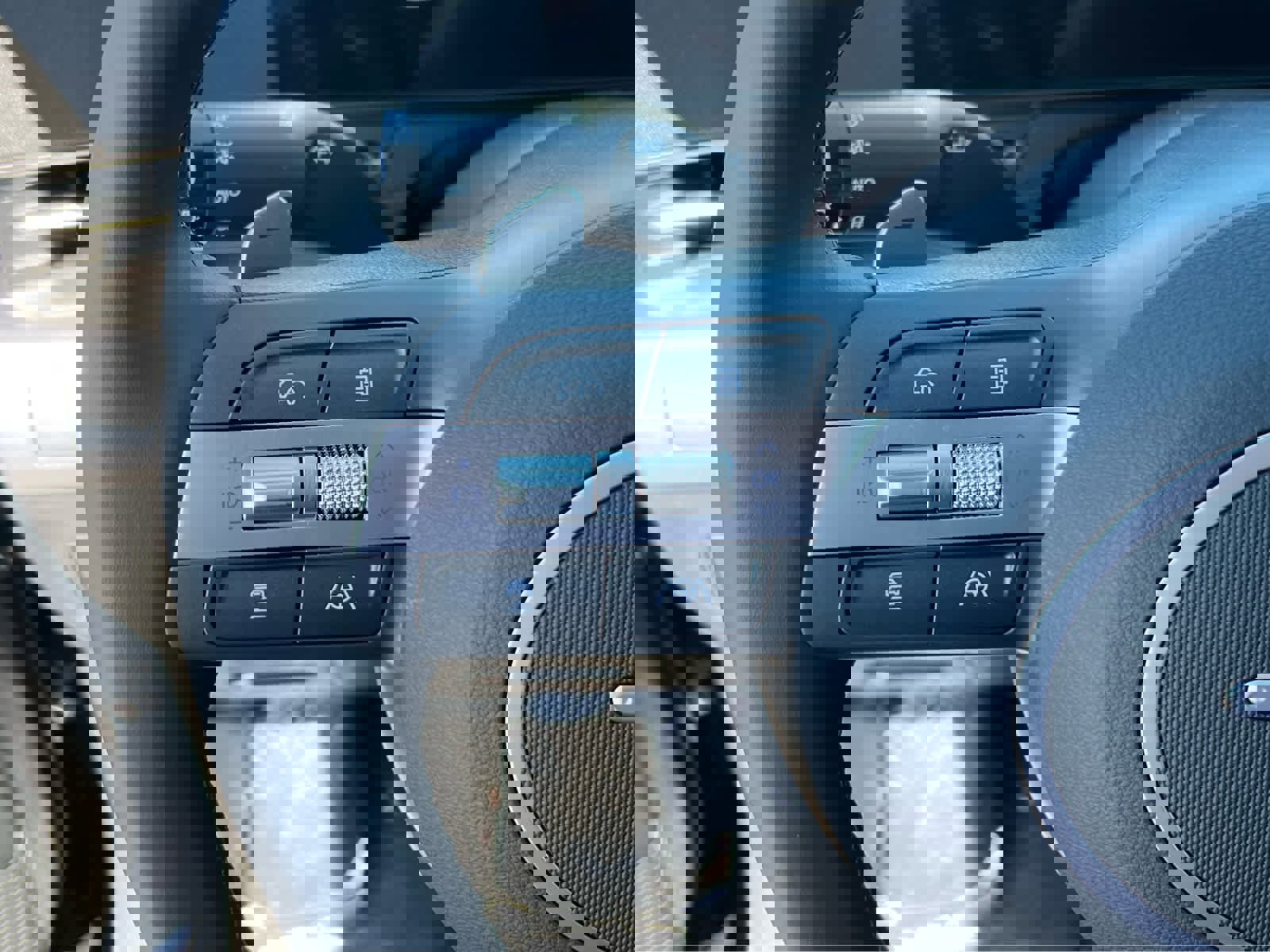 New 2026 Hyundai Kona SEL Premium image 32