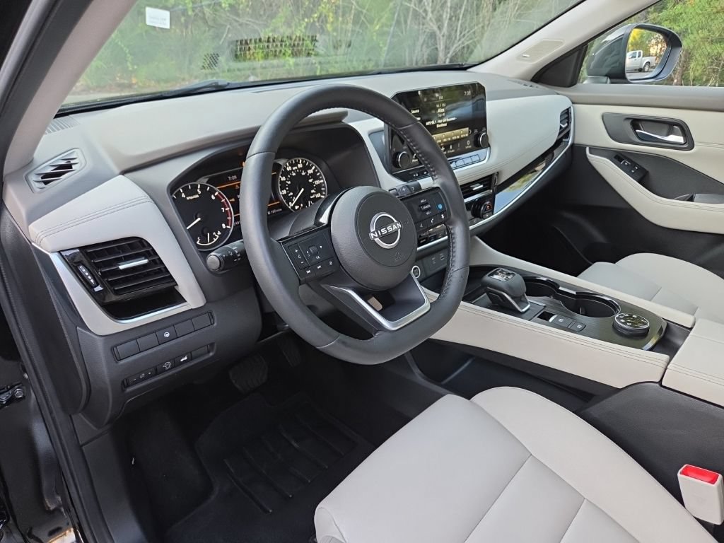 Certified 2023 Nissan Rogue SL w/ SL Premium Package AWD/4WD image 17