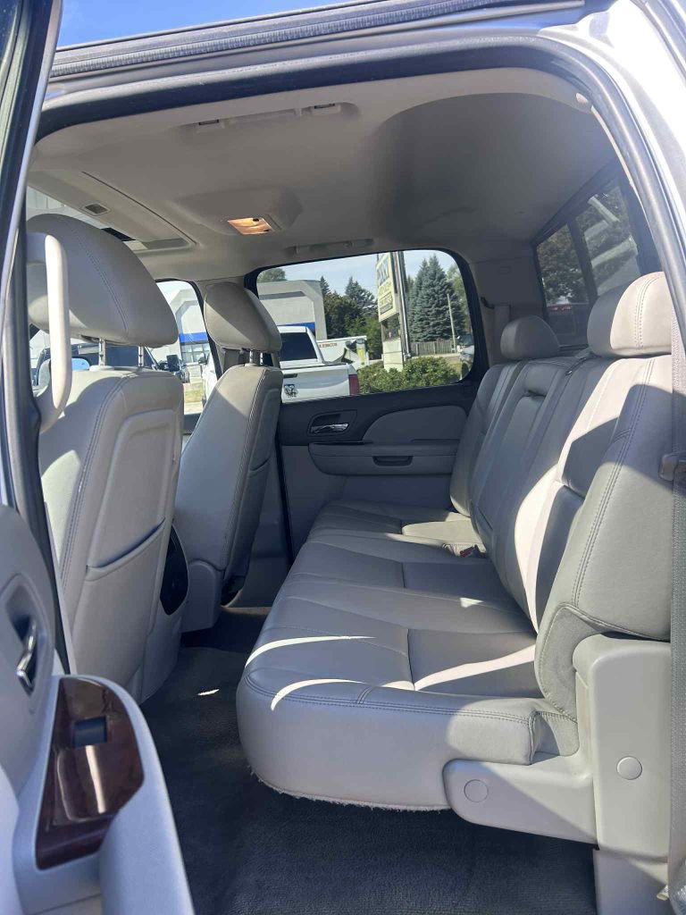 Used 2011 GMC Sierra 2500 SLT w/ SLT Convenience Package image 24