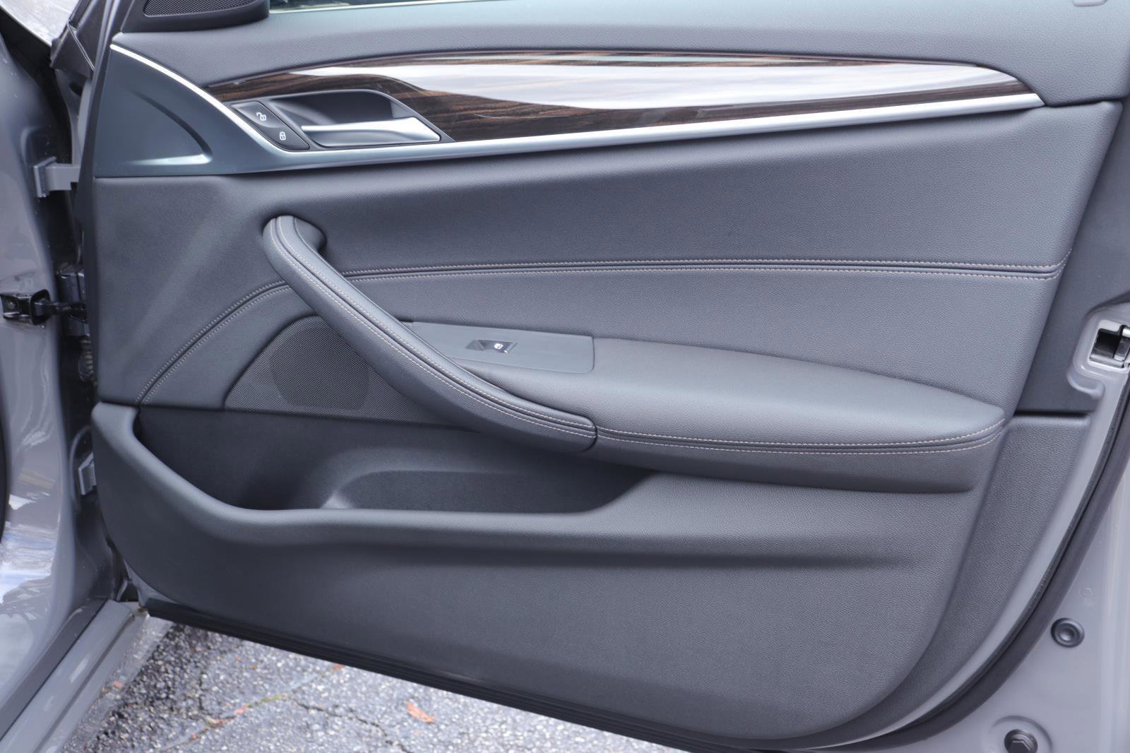 Certified 2022 BMW 540i image 16